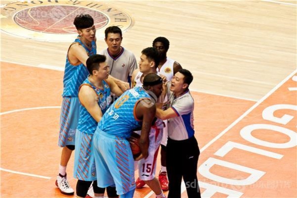 五环CBA：聚焦中国职业篮球联赛