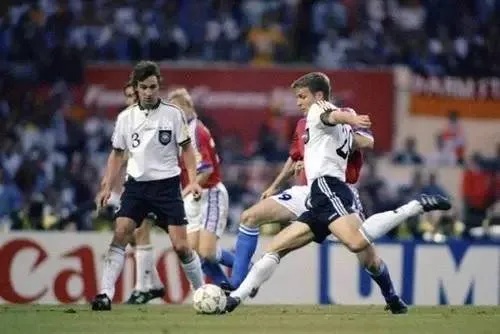 1996欧洲杯进球集锦：回顾历史经典瞬间